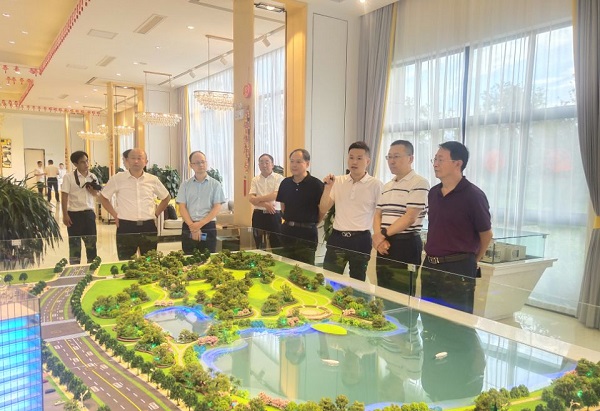 馬占文一行調(diào)研徽鹽地產(chǎn)集團六安項目