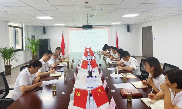 王晟督導(dǎo)徽鹽地產(chǎn)霍邱項(xiàng)目支部專題組織生活會(huì)