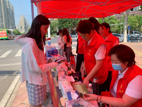 助力學(xué)子圓夢(mèng)，踐行國(guó)企擔(dān)當(dāng)  安徽鹽業(yè)地產(chǎn)集團(tuán)組織愛(ài)心助考公益活動(dòng)